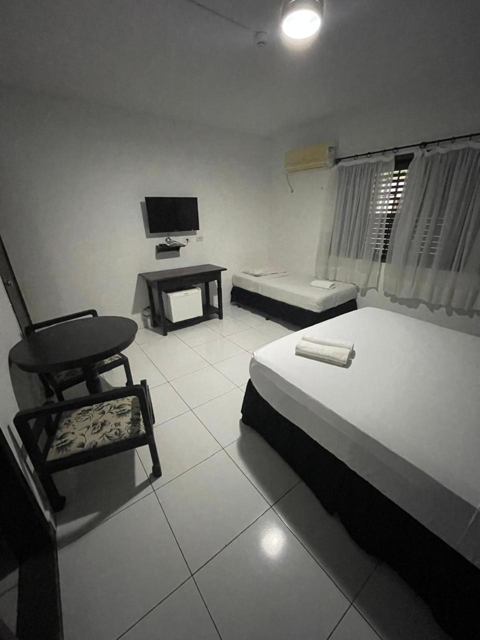 Cr Hotel Bueno - Antigo Hotel Serras De Goyaz Goiânia Dış mekan fotoğraf A room at the hotel