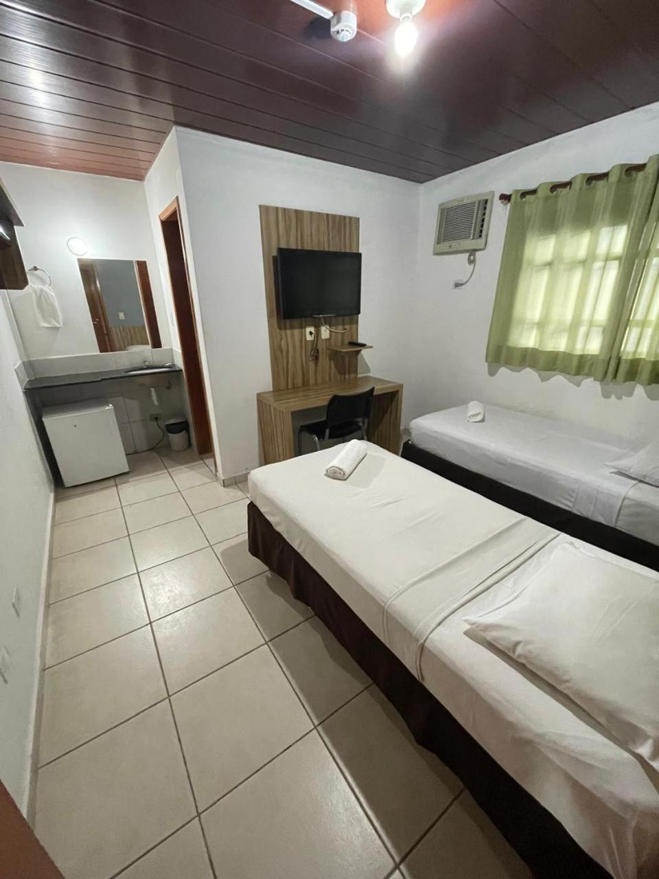 Cr Hotel Bueno - Antigo Hotel Serras De Goyaz Goiânia Dış mekan fotoğraf A room at the hotel