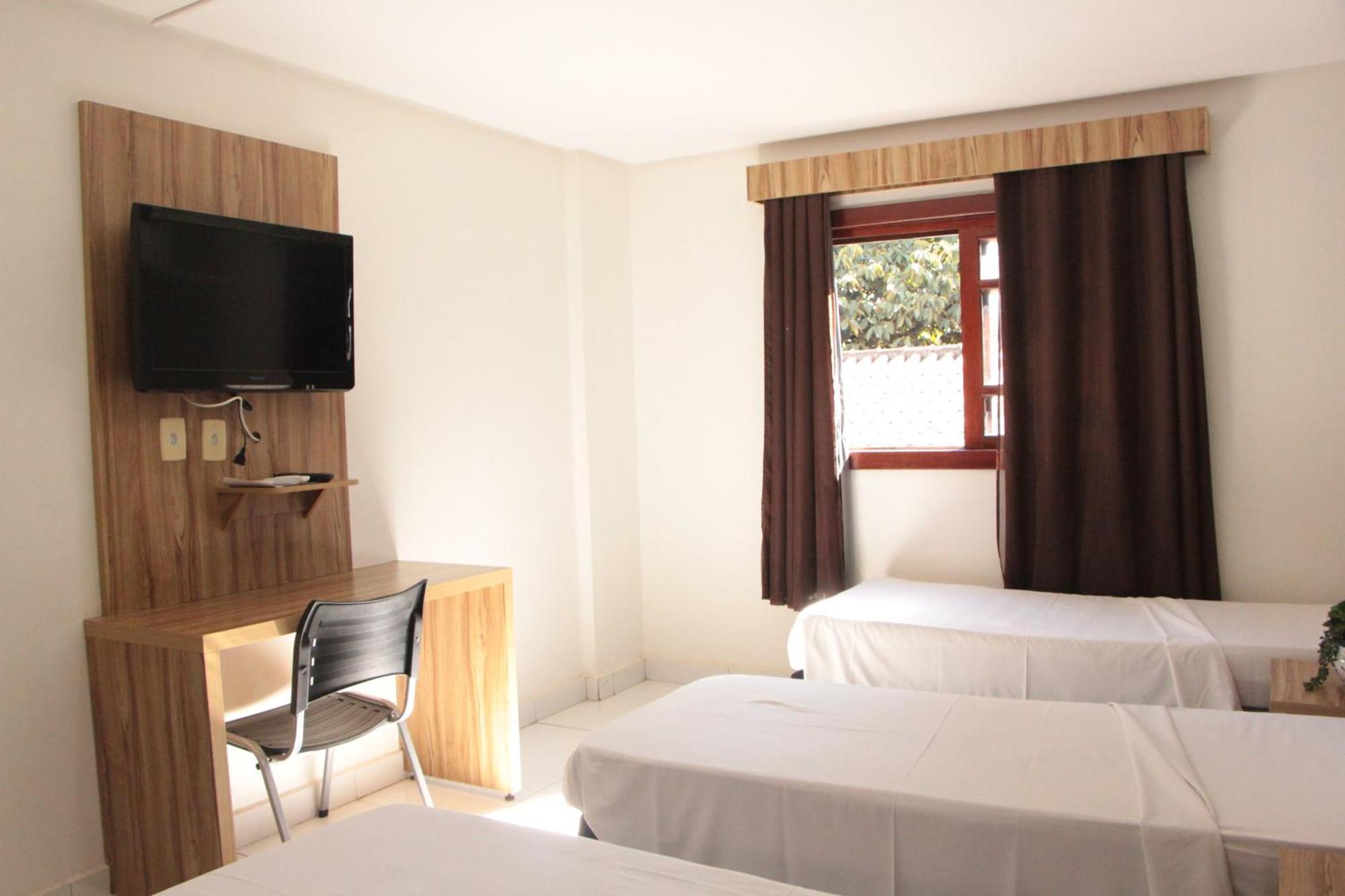 Cr Hotel Bueno - Antigo Hotel Serras De Goyaz Goiânia Dış mekan fotoğraf A room at the hostel