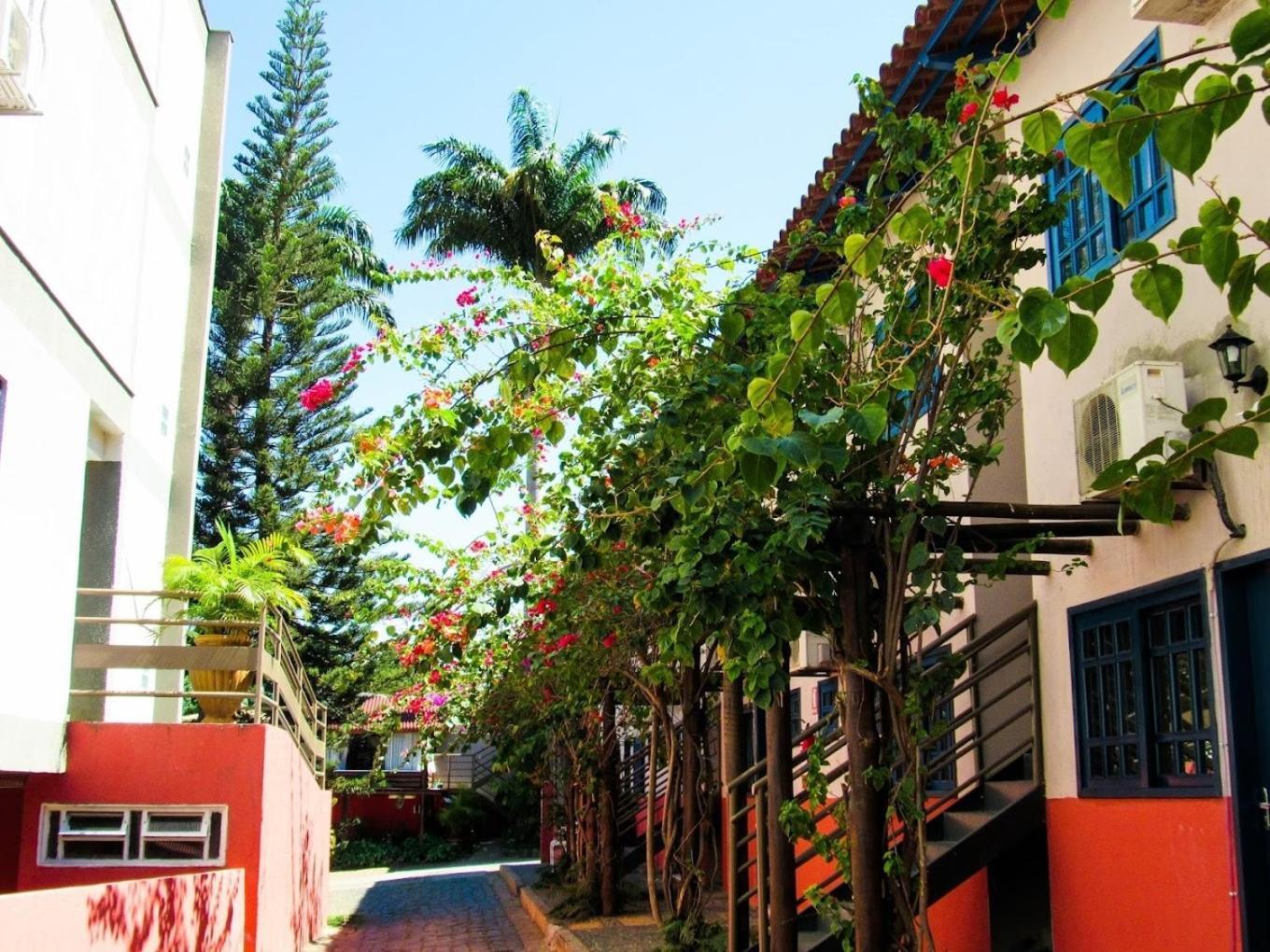 Cr Hotel Bueno - Antigo Hotel Serras De Goyaz Goiânia Dış mekan fotoğraf A street in the historic center of Florianópolis