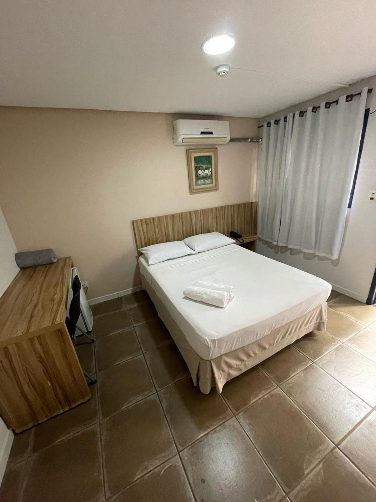 Cr Hotel Bueno - Antigo Hotel Serras De Goyaz Goiânia Dış mekan fotoğraf A room at the hotel