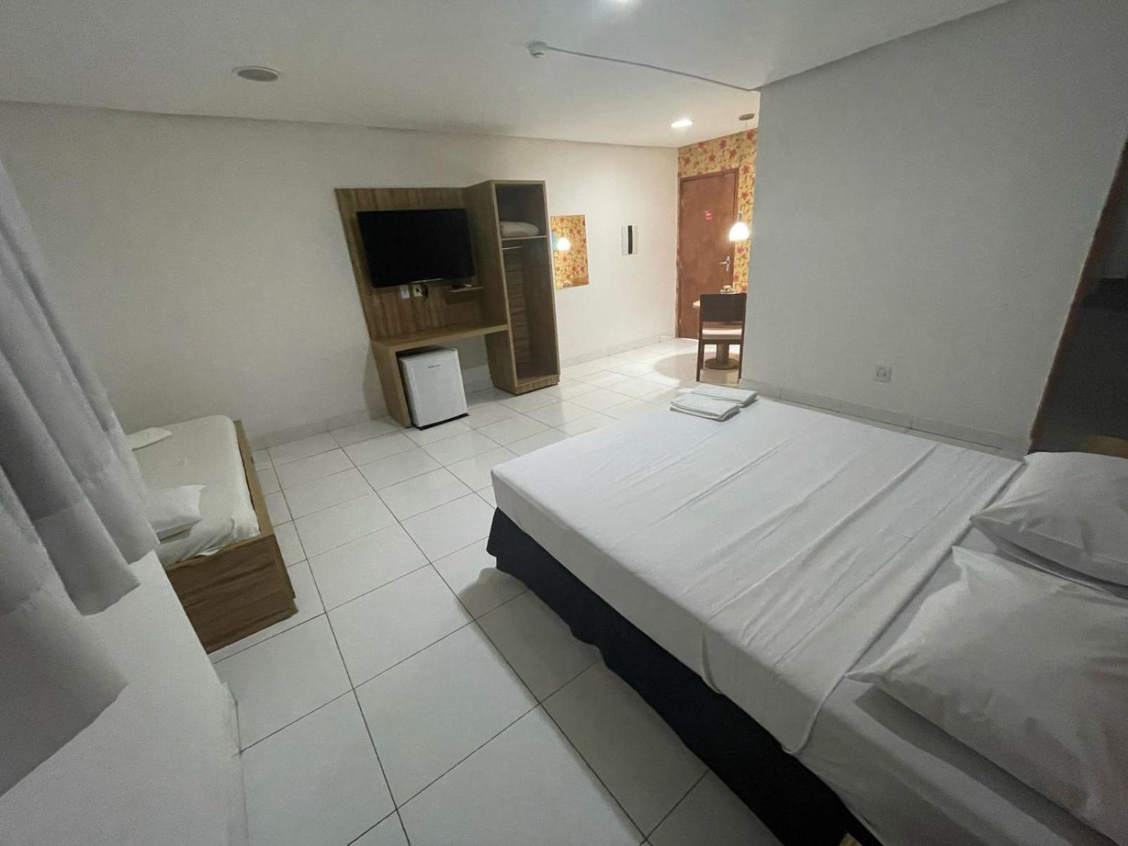 Cr Hotel Bueno - Antigo Hotel Serras De Goyaz Goiânia Dış mekan fotoğraf A room at the hotel