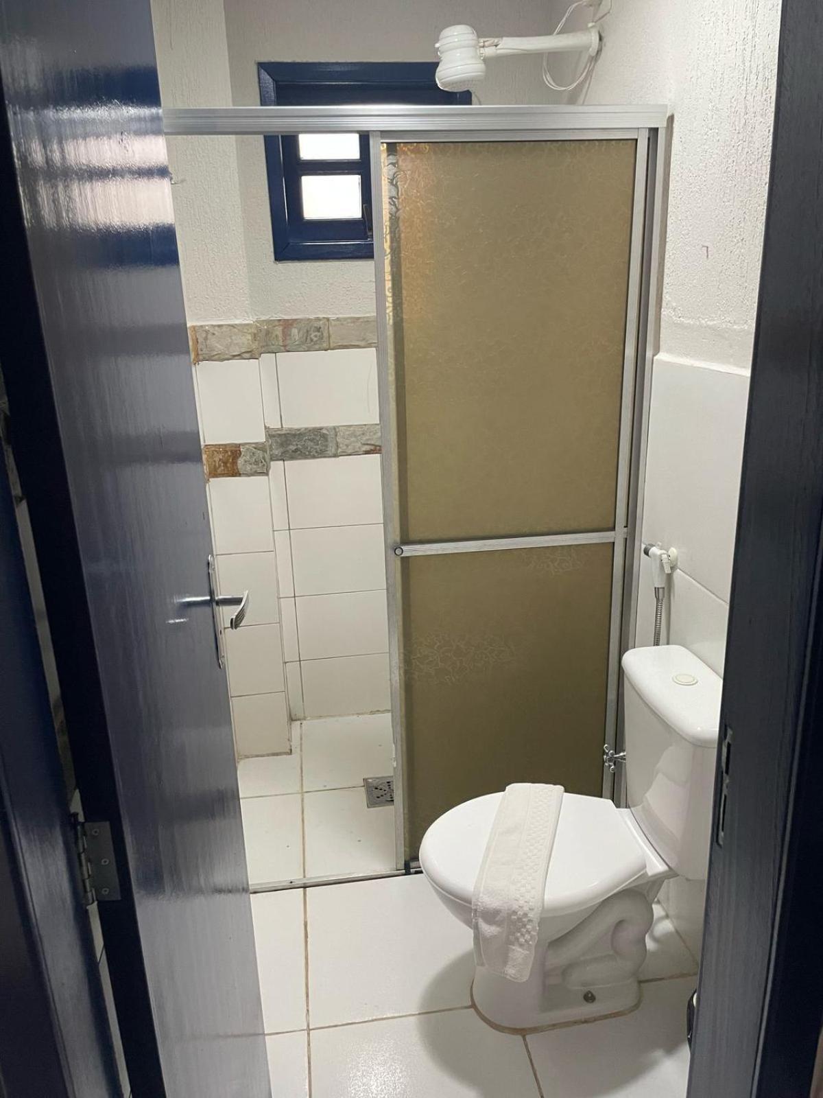 Cr Hotel Bueno - Antigo Hotel Serras De Goyaz Goiânia Dış mekan fotoğraf A toilet in a private home in Israel