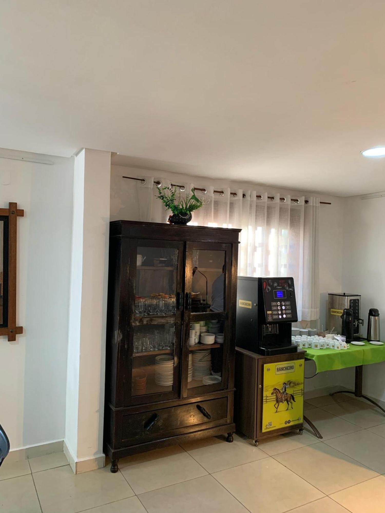 Cr Hotel Bueno - Antigo Hotel Serras De Goyaz Goiânia Dış mekan fotoğraf